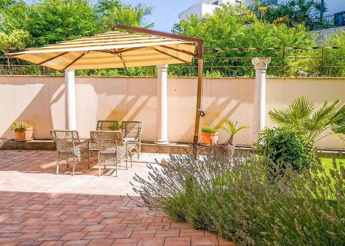 2 Bedroom Awesome In *