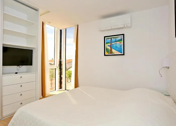 Feriehus 2 Bedroom Awesome In Murter