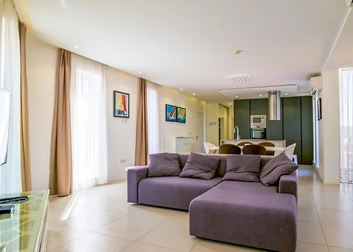 2 Bedroom Awesome In Murter