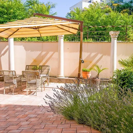 2 Bedroom Awesome In *