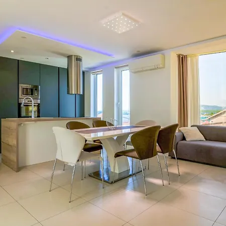 2 Bedroom Awesome In مورتير