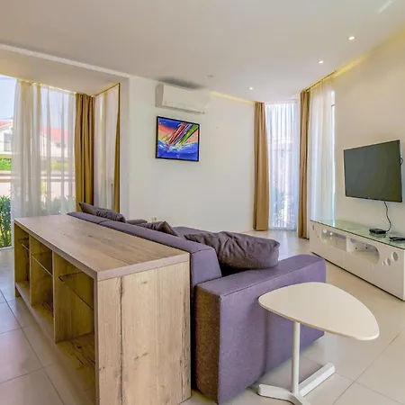 2 Bedroom Awesome In بيت للعطل *