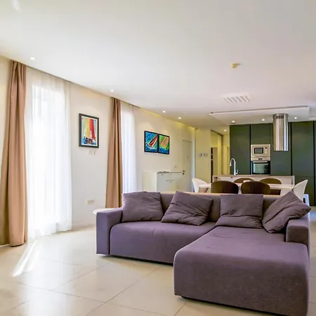 2 Bedroom Awesome In مورتير