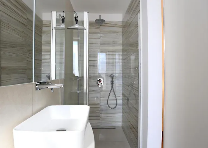 2 Bedroom Awesome In