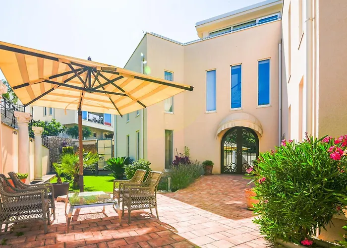 2 Bedroom Awesome In *